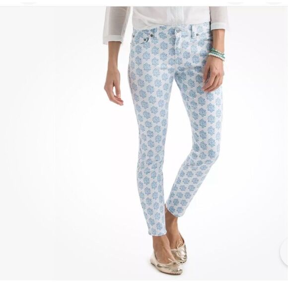 VINEYARD VINES MEDALLION PRINT DENIM MIDRISE SKINNY JEANS BLUE JAY size 6 - Picture 1 of 8